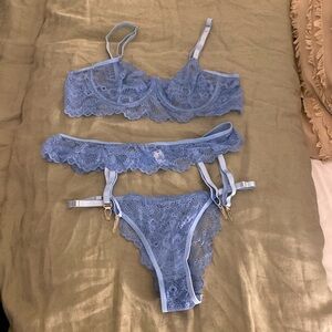Lingerie set with garter belt blue size medium wash straight